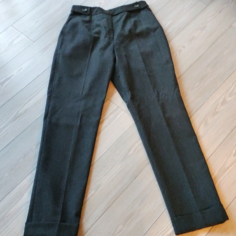 Women's Harvey Bernard 100% wool Gray pants size 8